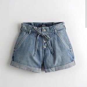 Hollister Curvy Ultra High-Rise Denim Mom Short 3"